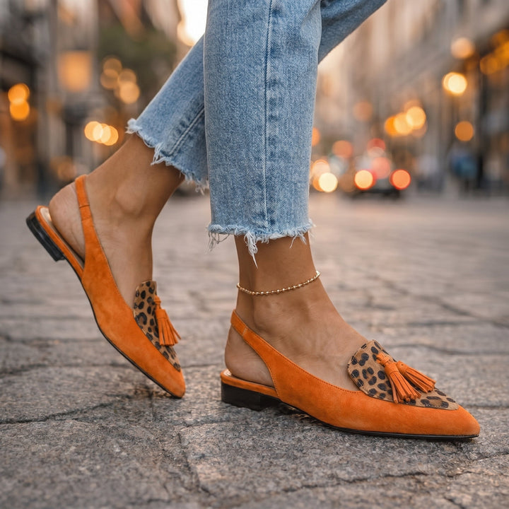 Lorena Sandals con Tiras y Borlas