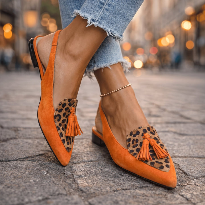Lorena Sandals con Tiras y Borlas